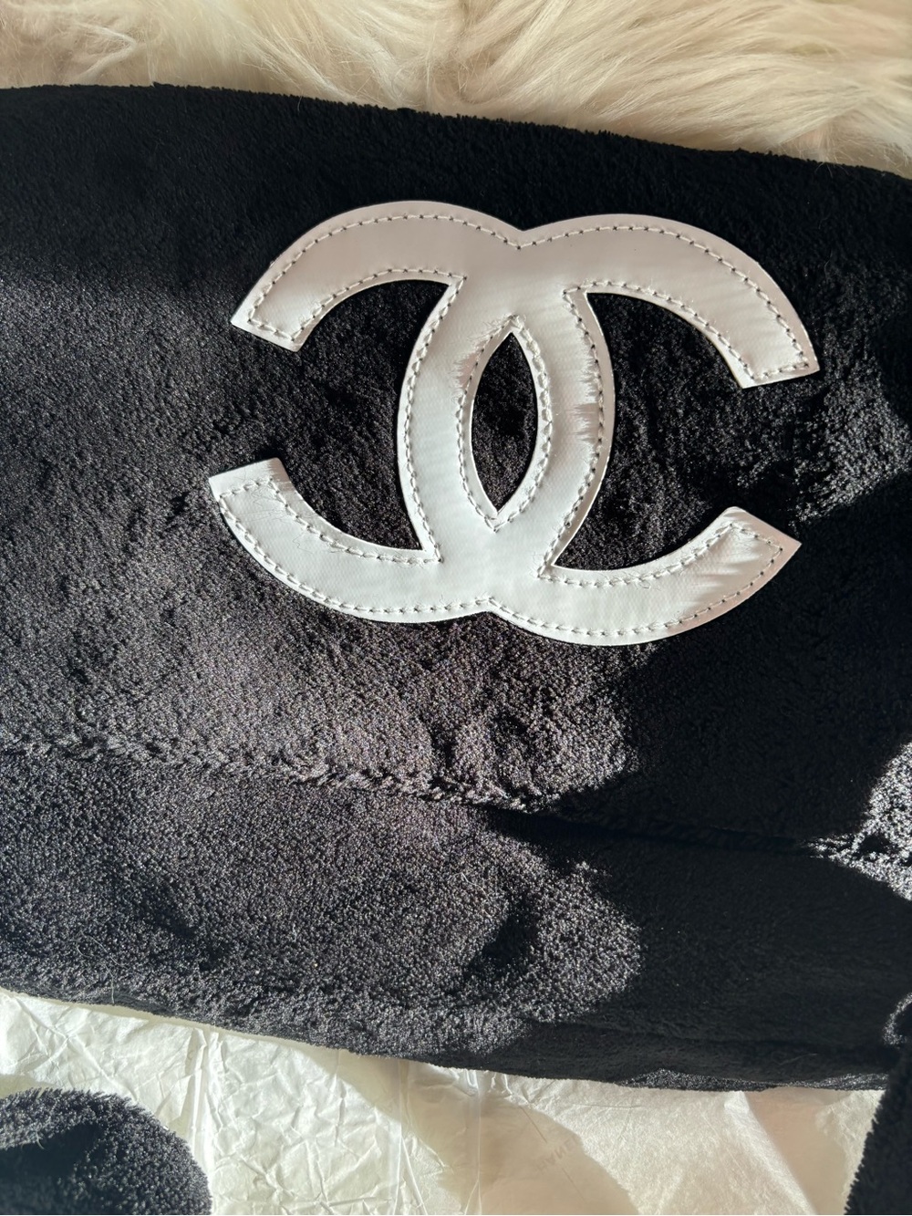 Black and White BEAUTE Plush Shoulder Bag - Picture 6 of 8